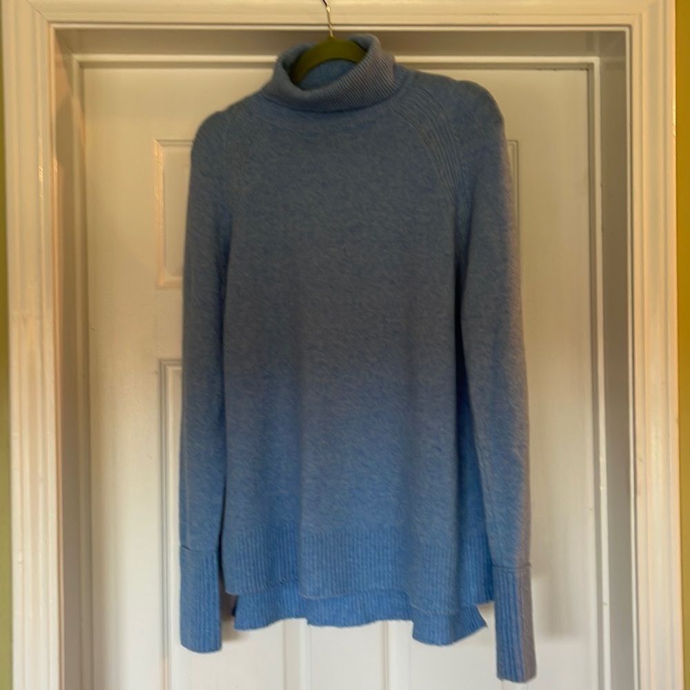 J CREW 30% Merino Wool 10% Alpaca Turtleneck Sweater Size M